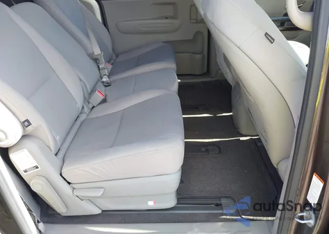 2016 Kia Sedona Lx z USA, uszkodzony, nr VIN KNDMB5C13G6168106